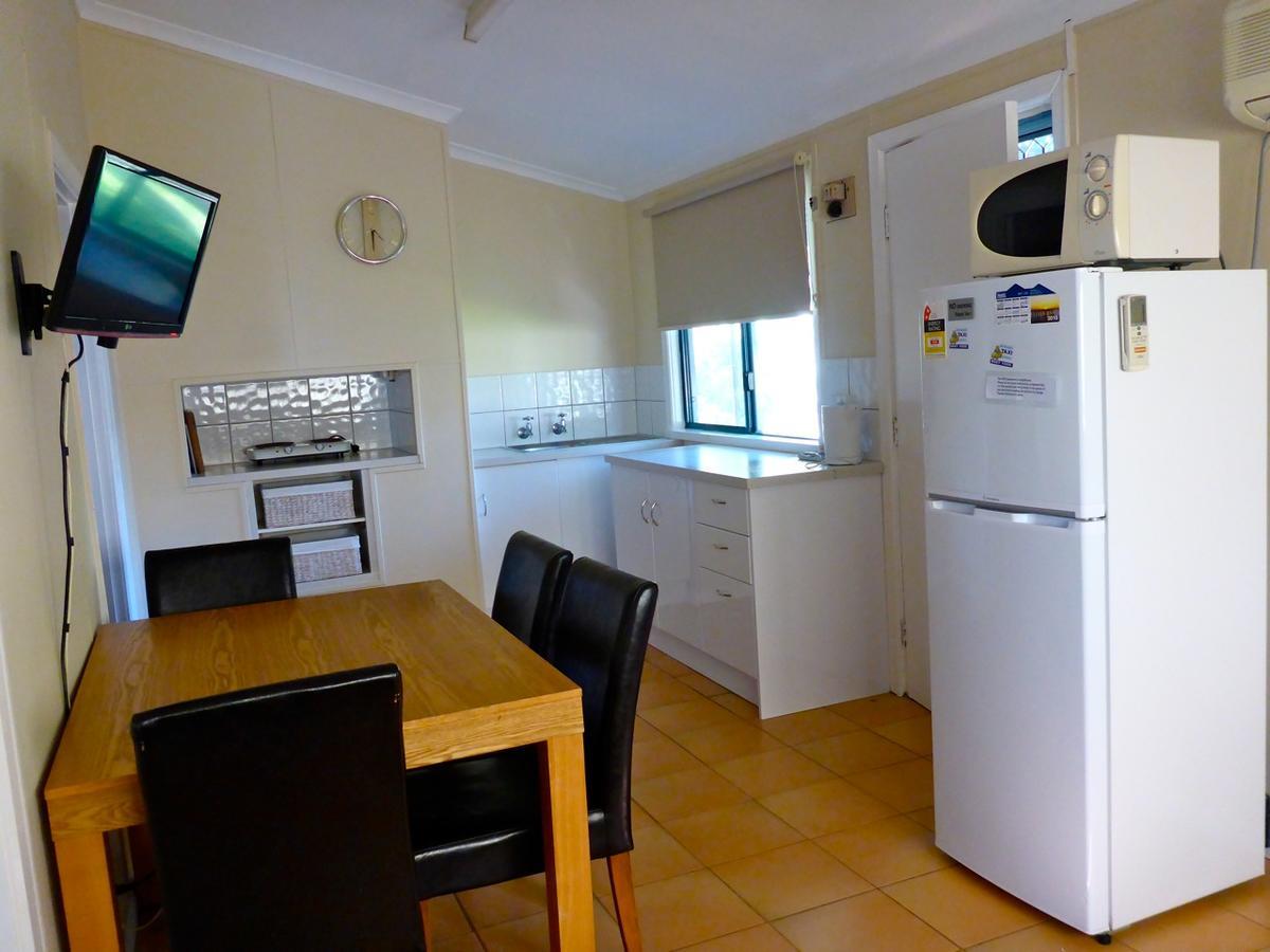 Lazy Lobster Holiday Units & Chalets Port Denison Extérieur photo