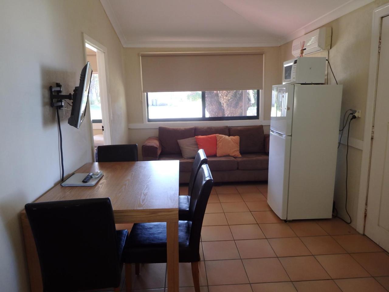 Lazy Lobster Holiday Units & Chalets Port Denison Extérieur photo