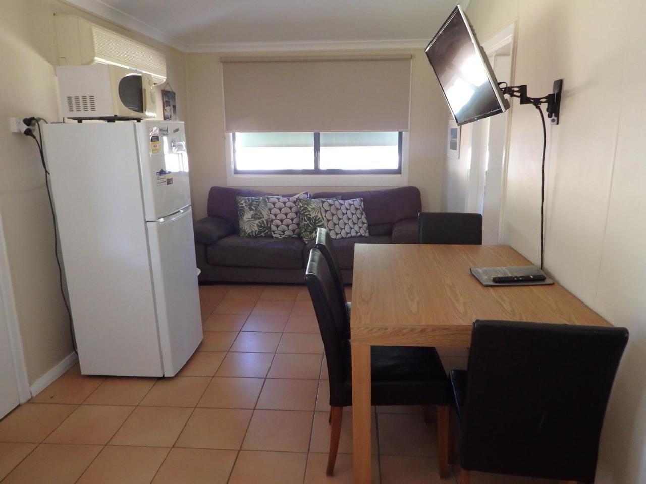 Lazy Lobster Holiday Units & Chalets Port Denison Extérieur photo